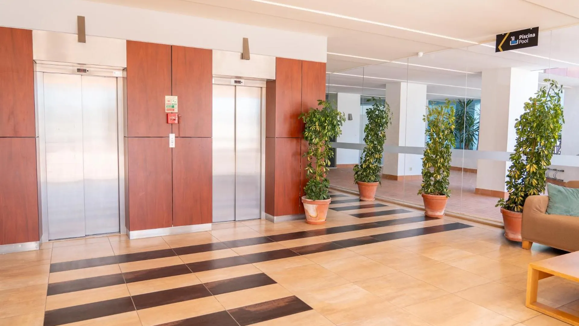 Villa Doris Suites Lagos Apartment